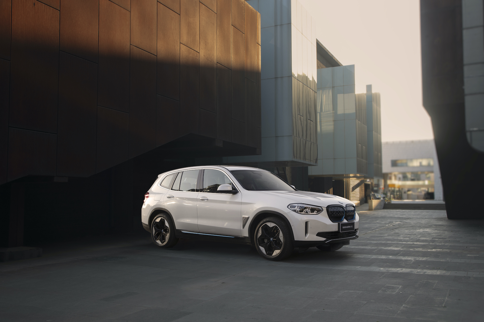 奔驰EQC/奥迪e-tron的对手来了 BMW iX3全球首发