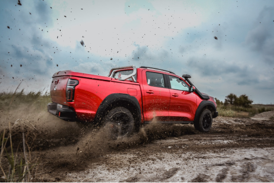 17.68万起售 长城炮越野皮卡柴油8AT上市