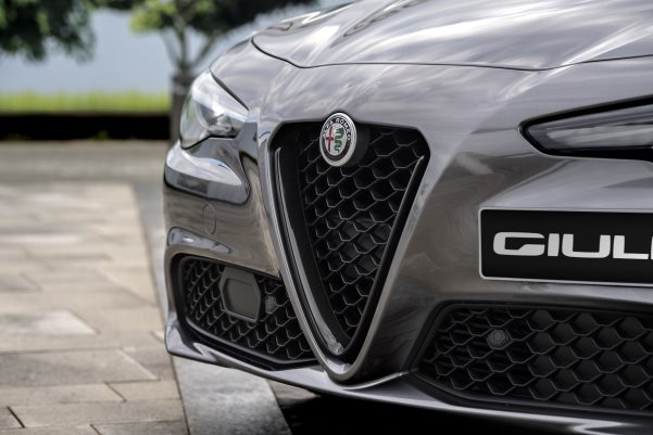 阿尔法罗密欧Giulia、Stelvio黯夜魅影限量版上市