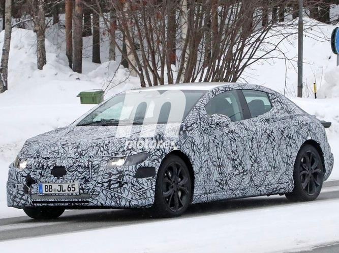 梅赛德斯-迈巴赫将推纯电车型新车基于EQS打造-图1