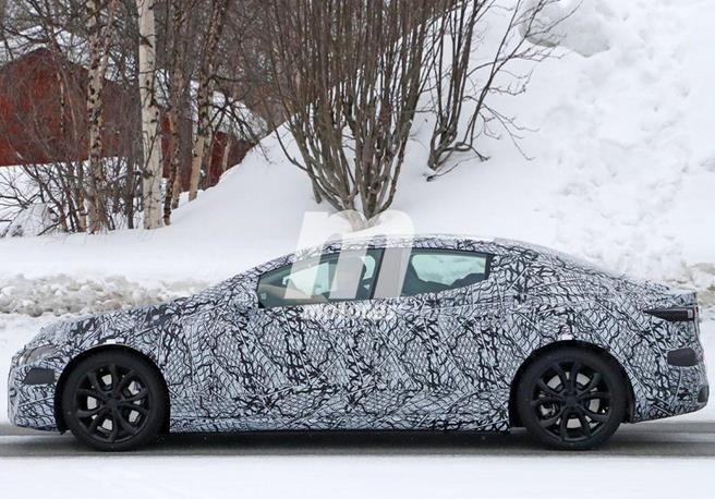 梅赛德斯-迈巴赫将推纯电车型新车基于EQS打造-图3