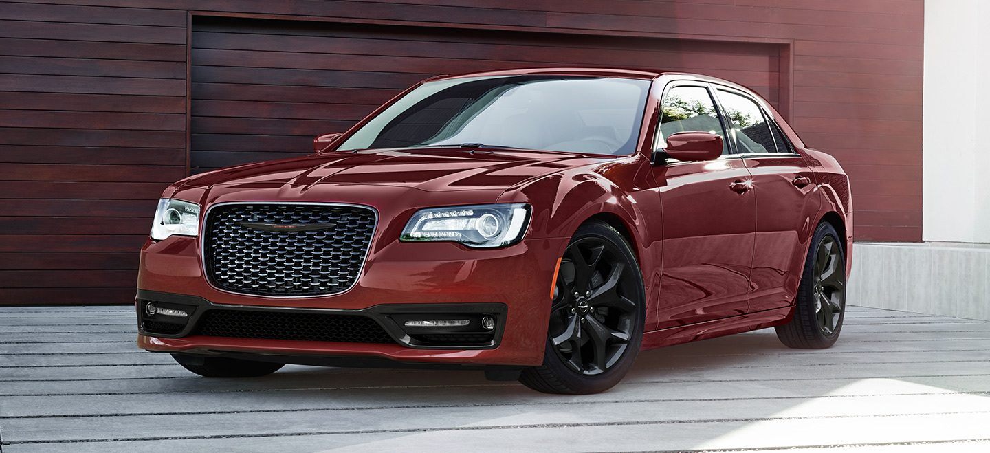 2020-chrysler-300-gallery-exterior-3.jpg.image.1440.jpg