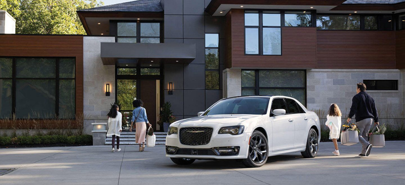 2020-chrysler-300-gallery-3.jpg.image.1440.jpg