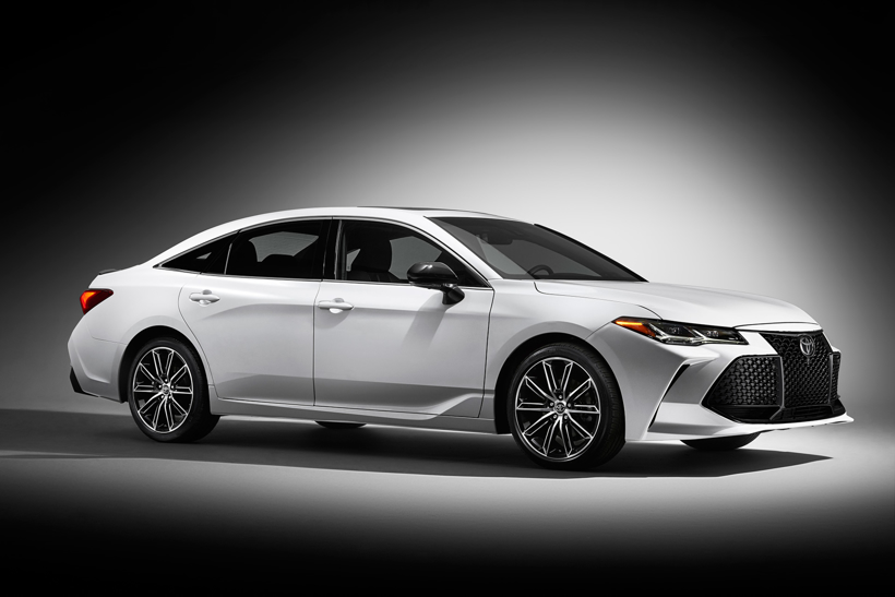 2019_Toyota_Avalon_Touring_exterior_04_s.jpg