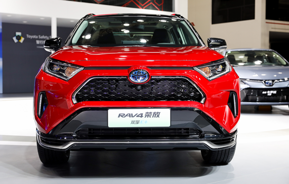 一汽丰田加速新能源布局  RAV4荣放双擎E+、奕泽IZOA双擎中国首发亮相