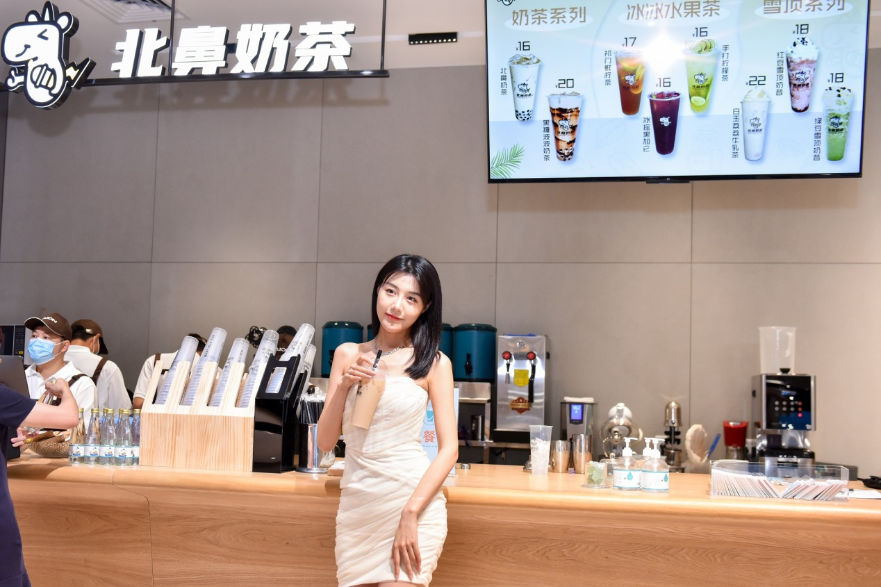 广汽埃安全球首家品牌直营体验中心开业