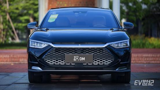 全系标配四驱的汉DM到店与汉EV联手冲击豪华轿车市场