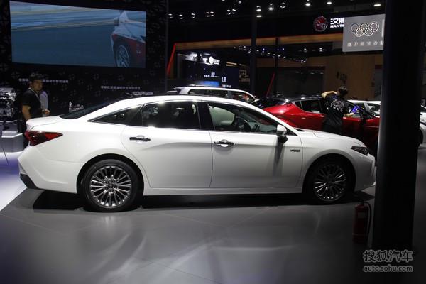 一汽丰田，一汽丰田亚洲龙主销车预计售26/27万元