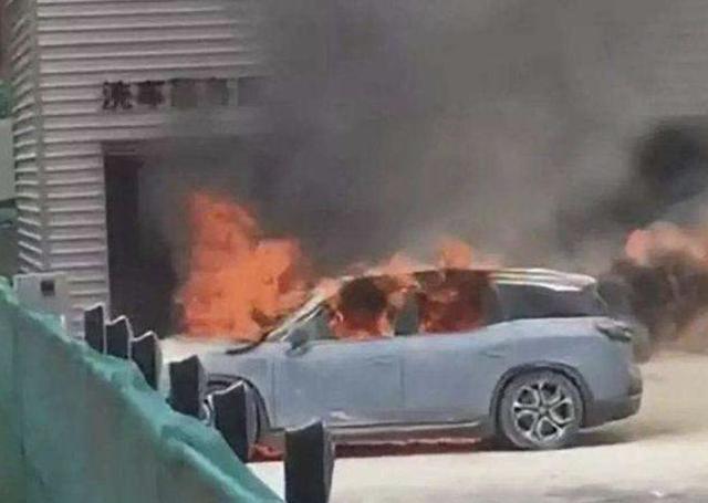 蔚来ES8召回背后：电动汽车和动力电池“我们不再是我们”？