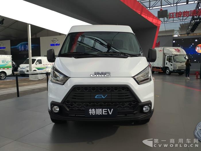 特顺南维柯图雅诺预发新品 大通奔驰拼房车 北京车展轻客这边看