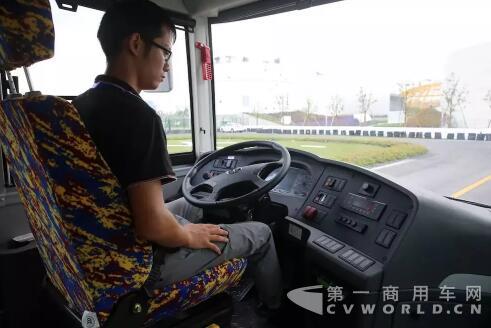 海格无人驾驶客车实现量产 年底上路