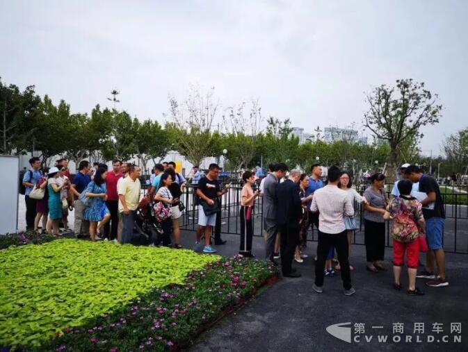 海格无人驾驶客车实现量产 年底上路