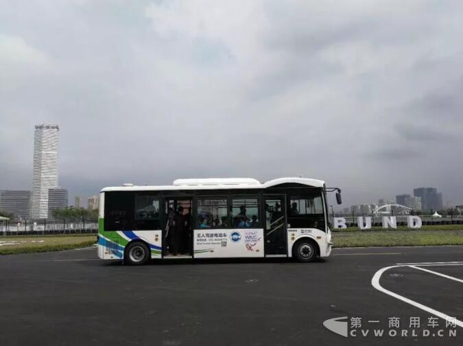 海格无人驾驶客车实现量产 年底上路