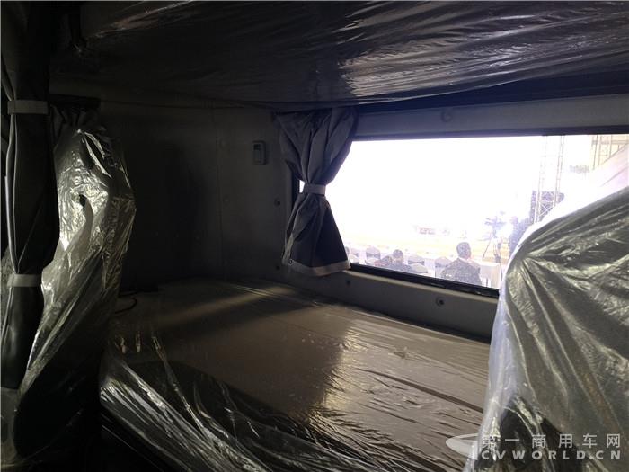 前脸改为“X”造型 450马力+750L油箱 全新东风天龙11月或将上市