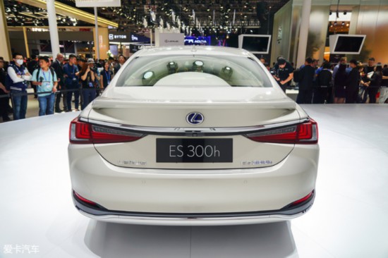 雷克萨斯全新ES后尾