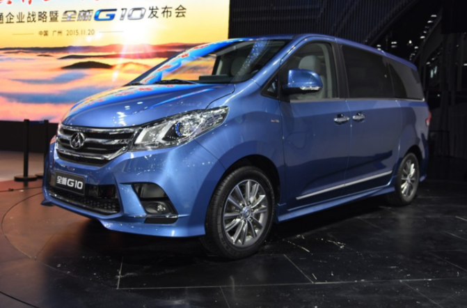 五菱造9座车,6年免检+C1驾照,能戳中“三胎家庭”的需求?