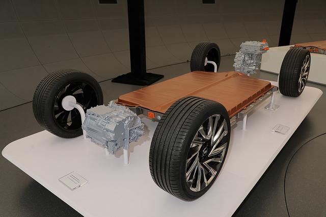 通用的豪横：5年内投200亿美元、推9款电动车