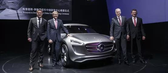 从拓荒者到退出市场竞争，回顾奔驰30年燃料电池汽车研发历程