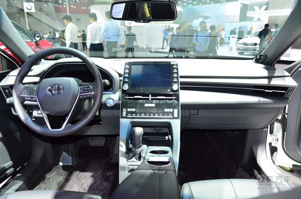 一汽丰田，一汽丰田亚洲龙主销车预计售26/27万元