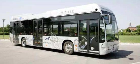 从拓荒者到退出市场竞争，回顾奔驰30年燃料电池汽车研发历程