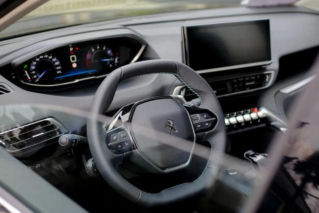 【东风标致新法式试驾】东风标致新法式SUV家族有多强大? 【东风标致新法式试驾】东风标致新法式SUV家族有多强大?