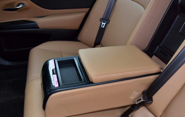 跌破20万的沃尔沃S60L在2月份只卖出477辆，内饰已成硬伤