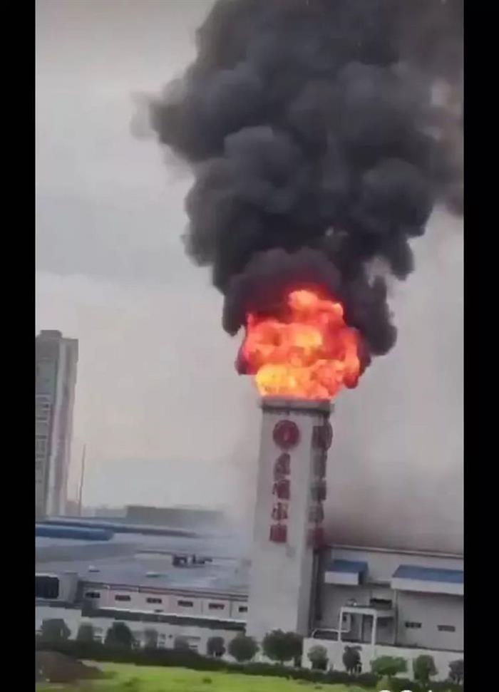 东风小康重庆工厂火灾,东风小康重庆工厂大火