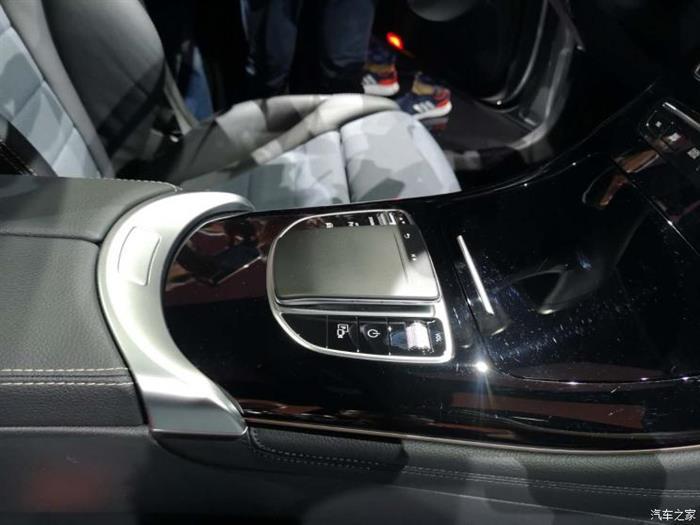 奔驰EQ首款量产车,奔驰EQC，奔驰EQC全球首发