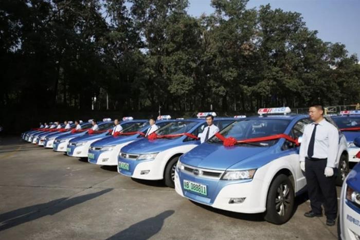 深巴實現深圳出租車全面電動化