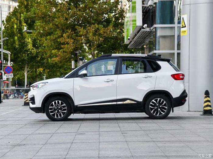 新车，哪吒N01上市,合众新车上市