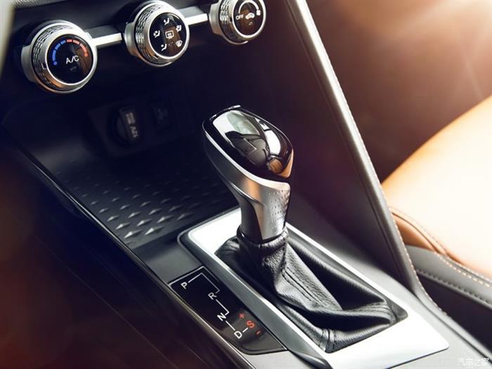 新车，新款长安CS15