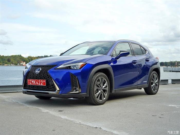 雷克萨斯UX300e
