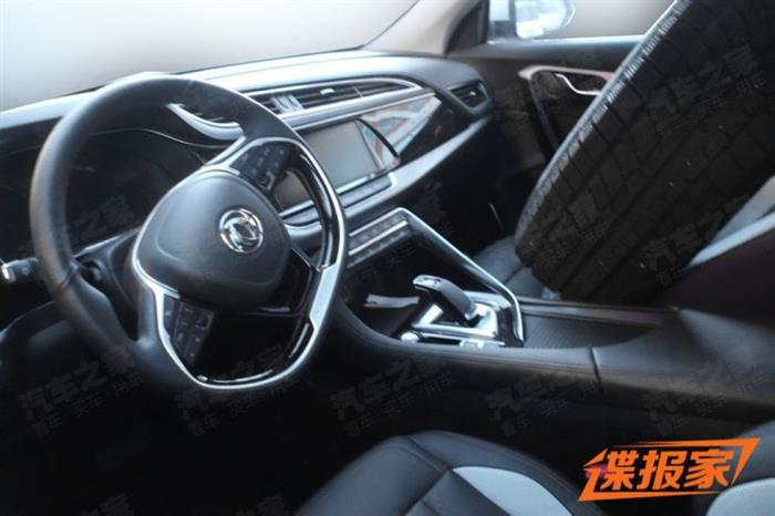 新风神AX7 PHEV内饰谍照,新东风风神插混车型，新风神AX7 PHEV动力