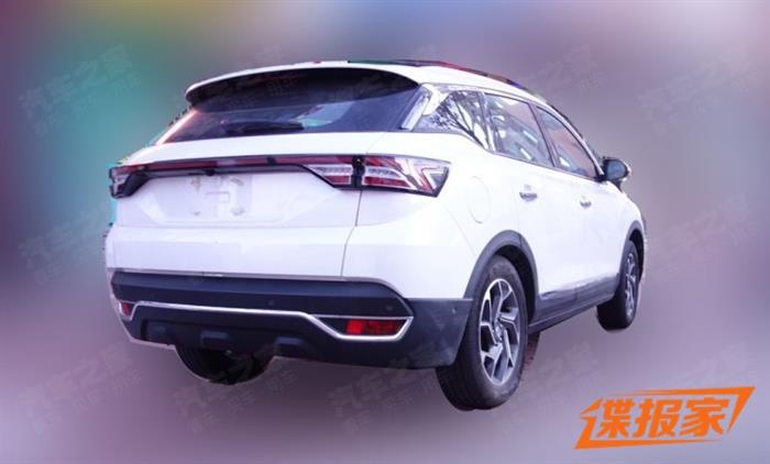 新风神AX7 PHEV内饰谍照,新东风风神插混车型，新风神AX7 PHEV动力