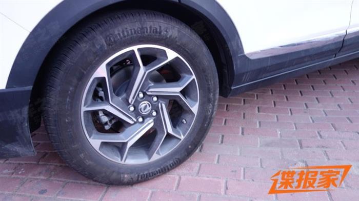 新风神AX7 PHEV内饰谍照,新东风风神插混车型，新风神AX7 PHEV动力