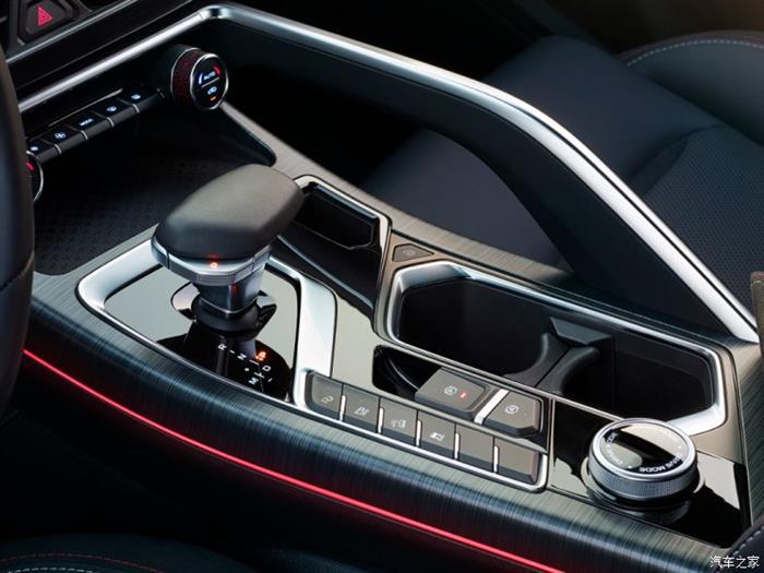 吉利FY11路试谍照