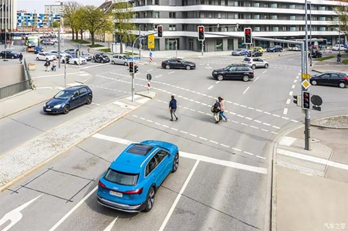 Forward-looking technology, autonomous driving, traffic light assistance system, intelligent interconnection, Audi traffic light assistance system