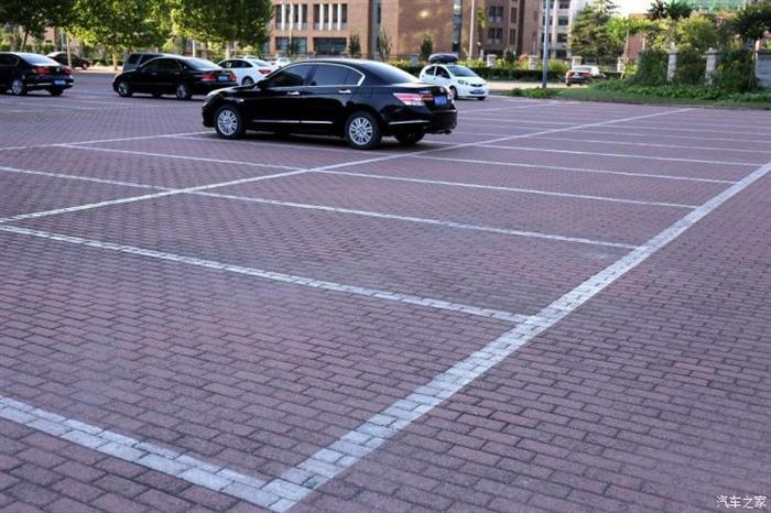 政策，海南燃油及新能源车停车