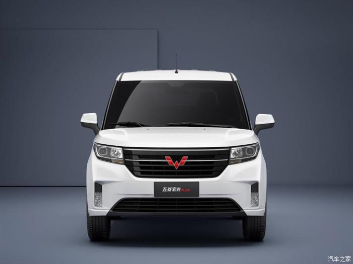 五菱宏光，五菱宏光PLUS