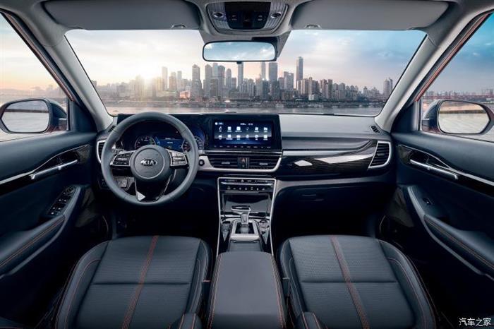 新车，起亚全新傲跑内饰,起亚全新傲跑上市