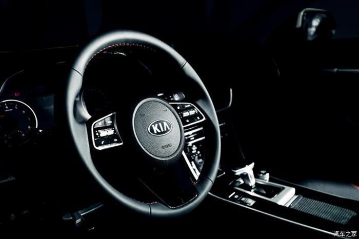 新车，起亚全新傲跑内饰,起亚全新傲跑上市