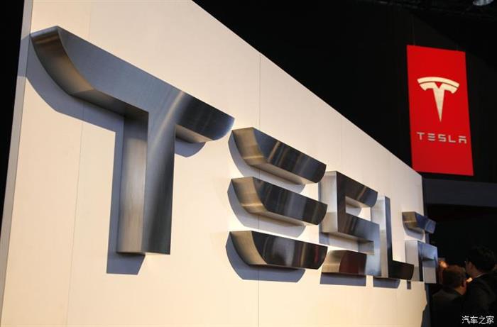 特斯拉，FCA电动化