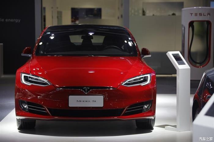 特斯拉，FCA电动化