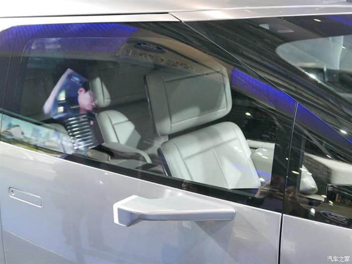 进博会,Neuron EV T-ONE