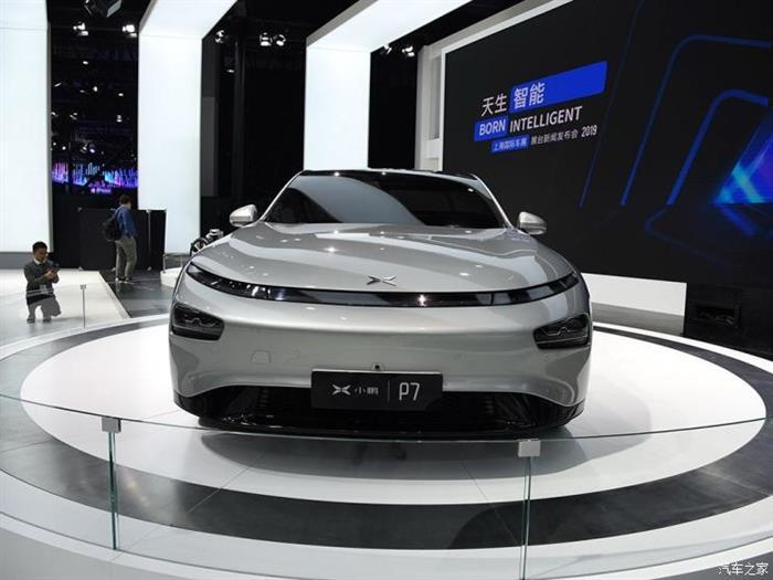 小鹏P7内饰预告图