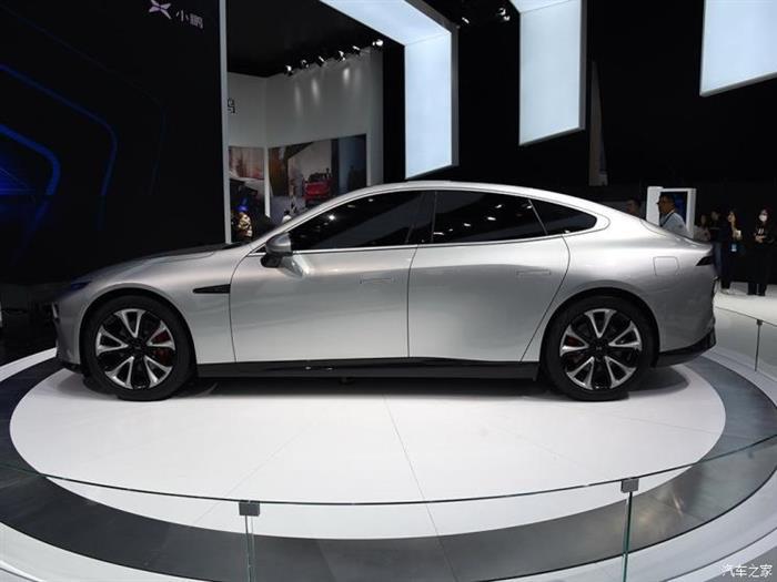 小鹏P7内饰预告图