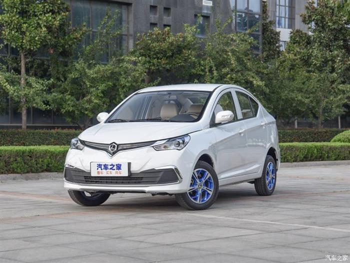 星歌,野马首款电动轿车官图