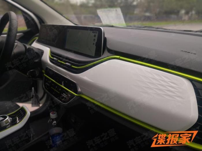 奔奔，长安奔奔E-Star谍照