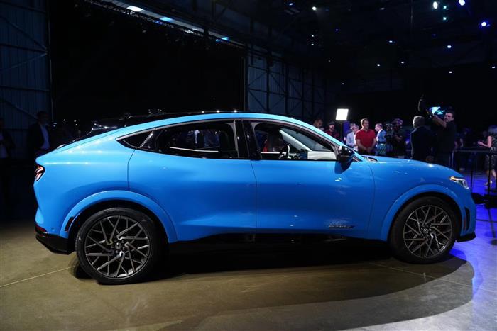 对标特斯拉Model Y，福特野马Mach-E能跑赢吗？