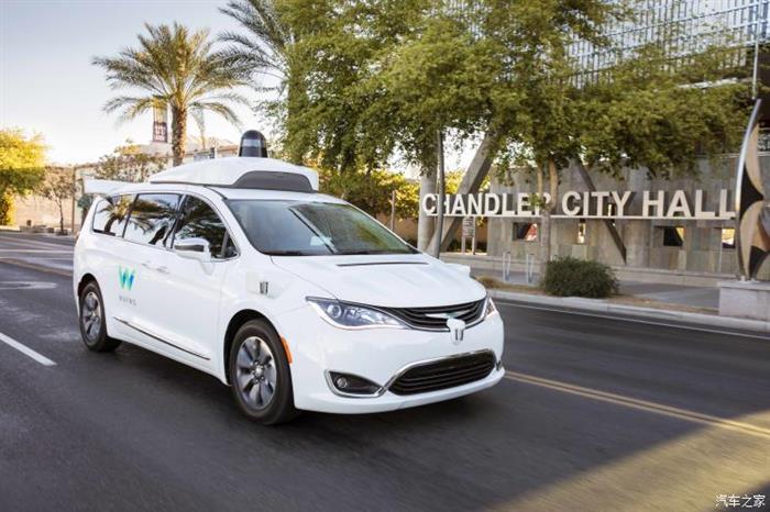 Waymo,自动驾驶，克莱斯勒大捷龙PHEV